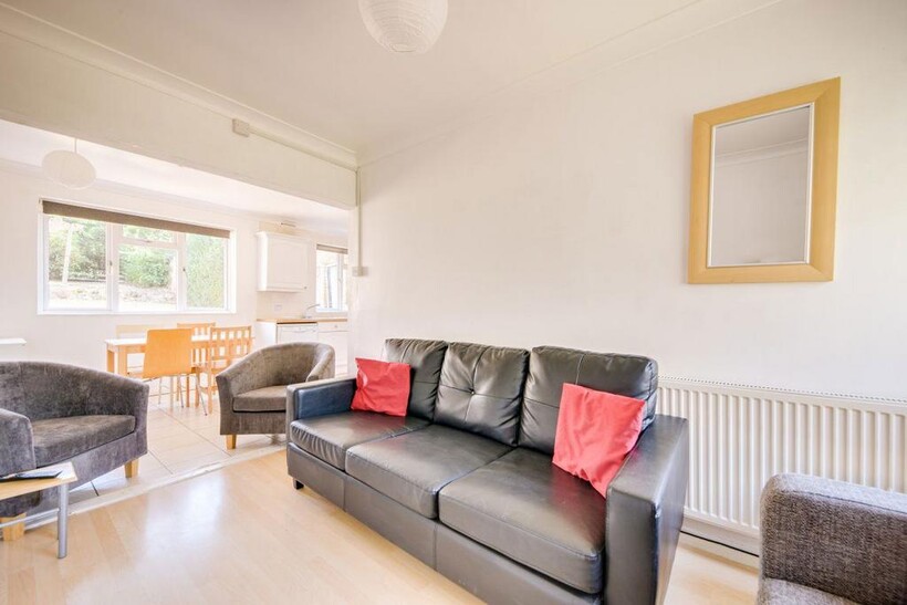 Warwick Road, Canterbury 4 bed house to rent - £2,197 pcm (£507 pw)