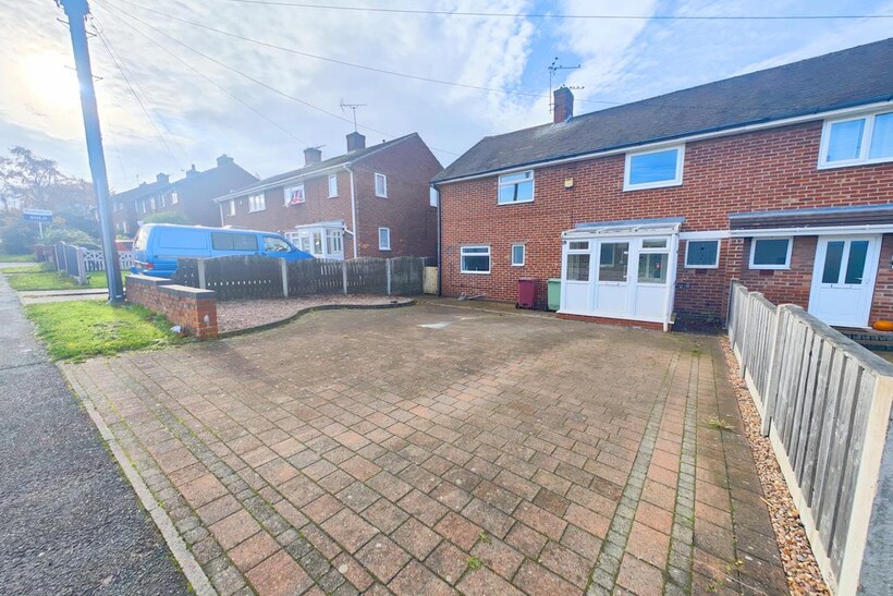 Slack Lane, Heath S44 4 bed semi-detached house to rent - £1,195 pcm (£276 pw)