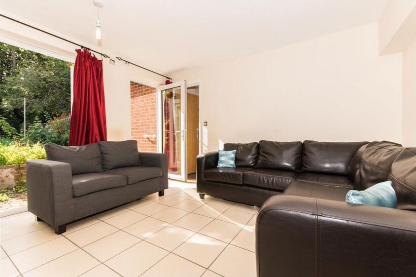 Shipman Avenue, Canterbury 6 bed house to rent - £3,129 pcm (£722 pw)