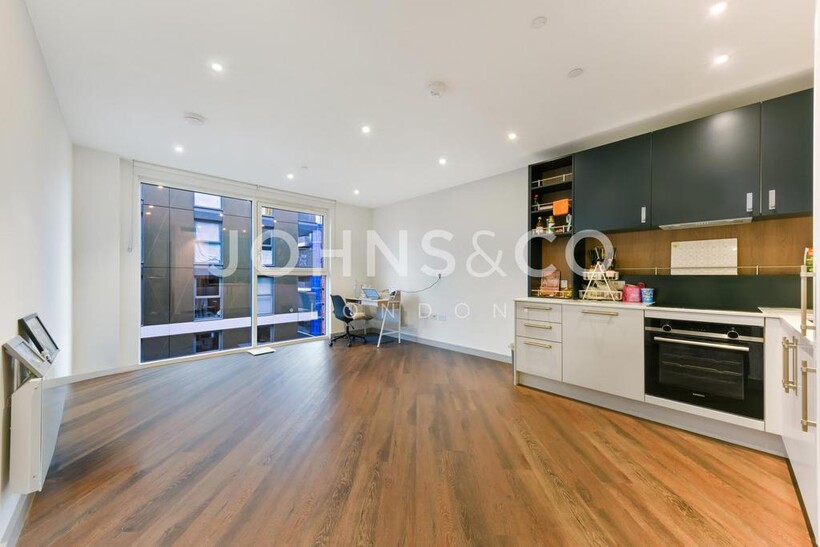 Eden Grove, Staines-upon-Thames, TW18 1 bed apartment to rent - £1,547 pcm (£357 pw)