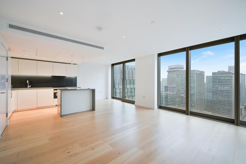 Landmark Pinnacle, Marsh Wall... 2 bed flat to rent - £3,497 pcm (£807 pw)