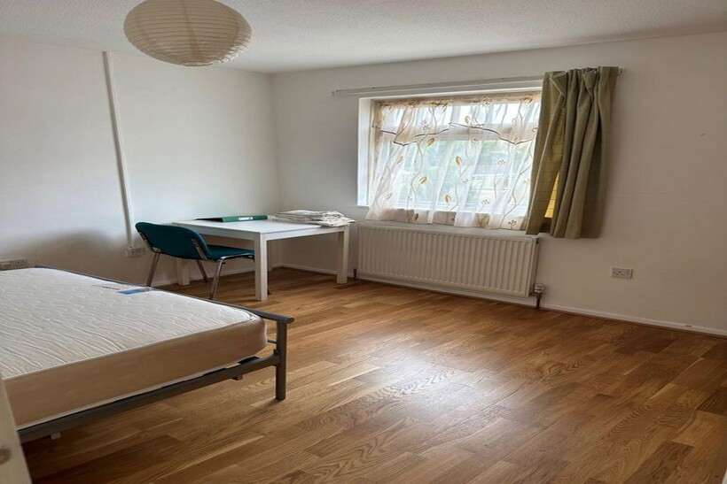 Downs Road, Canterbury 4 bed house to rent - £2,076 pcm (£479 pw)