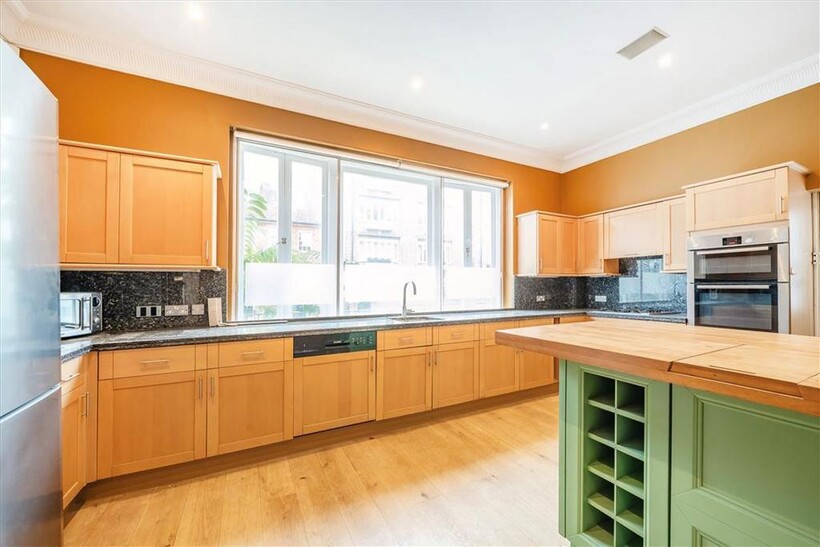 Hereford Square, London SW7 3 bed house to rent - £7,596 pcm (£1,753 pw)