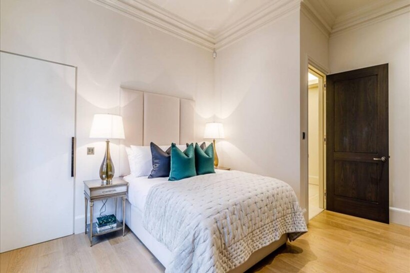 Duke Street, Mayfair, London, W1K 3 bed flat to rent - £25,567 pcm (£5,900 pw)