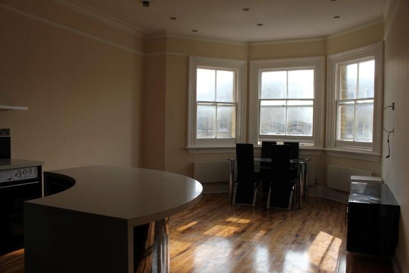 First Avenue, Hove BN3 2 bed flat to rent - £1,575 pcm (£363 pw)