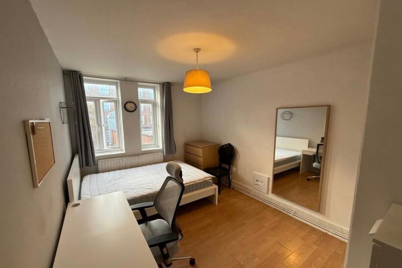 Homerton High Street, London E9 4 bed flat share to rent - £970 pcm (£224 pw)