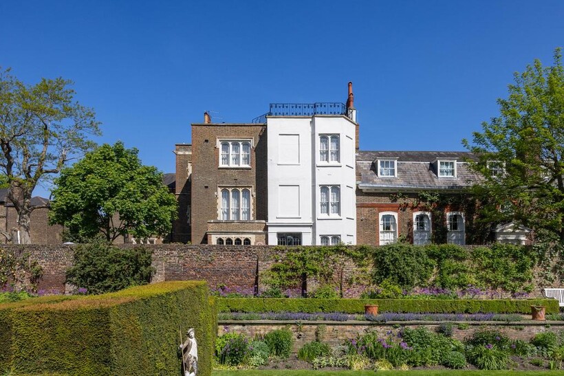 Hampstead Grove, London, NW3 3 bed terraced house to rent - £12,500 pcm (£2,885 pw)