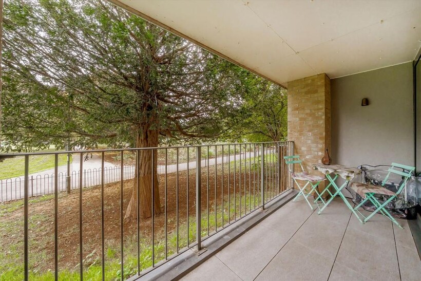 Kilburn High Road, London NW6 1 bed flat to rent - £2,999 pcm (£692 pw)