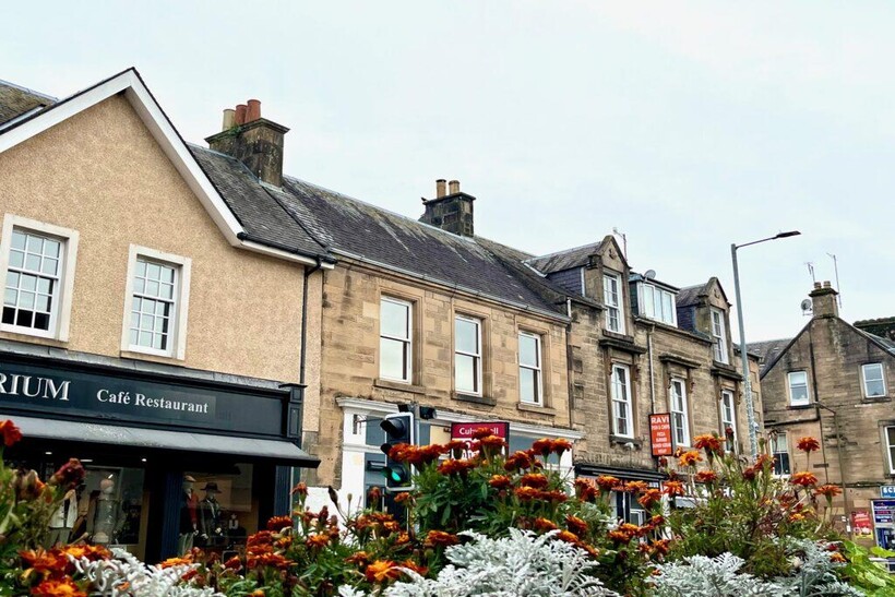 83A Main Street, Callander, FK17 8DX 2 bed flat to rent - £895 pcm (£207 pw)