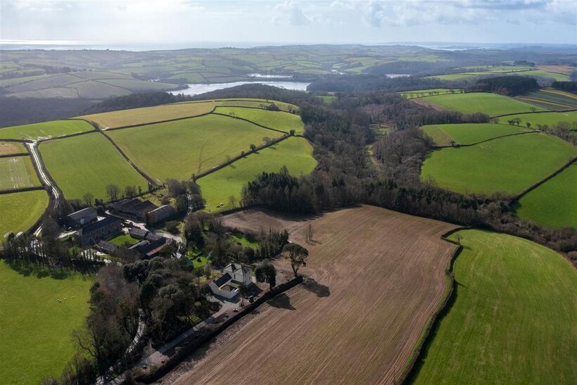 0324 05 - Tregare, TR2 4 HP (Large) (21).jpg