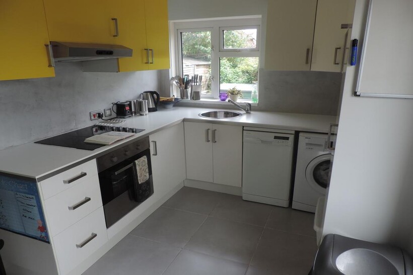 Drayton Street, Winchester, SO22 3 bed semi-detached house to rent - £1,740 pcm (£402 pw)