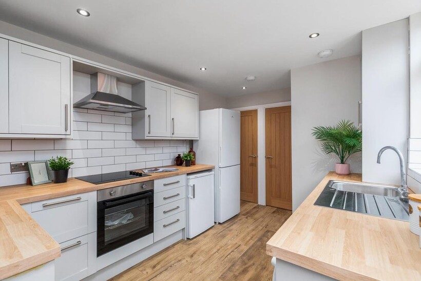 Estcourt Avenue, Leeds LS6 6 bed house to rent - £3,718 pcm (£858 pw)