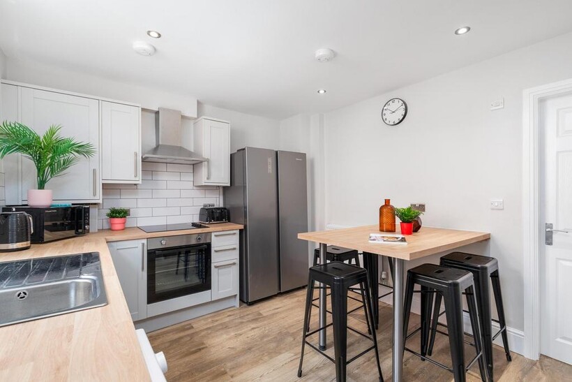 Clarkson View, Leeds LS6 5 bed house to rent - £3,098 pcm (£715 pw)