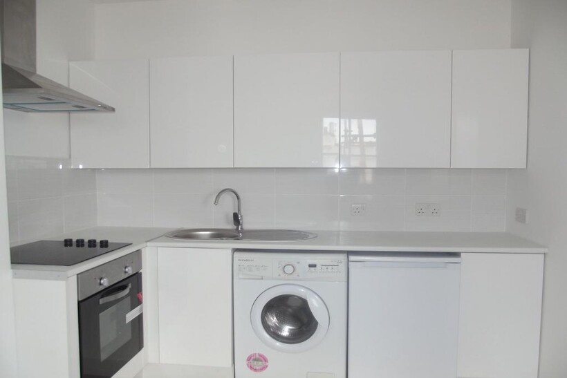 Brunswick Road, Hove BN3 1 bed flat to rent - £940 pcm (£217 pw)