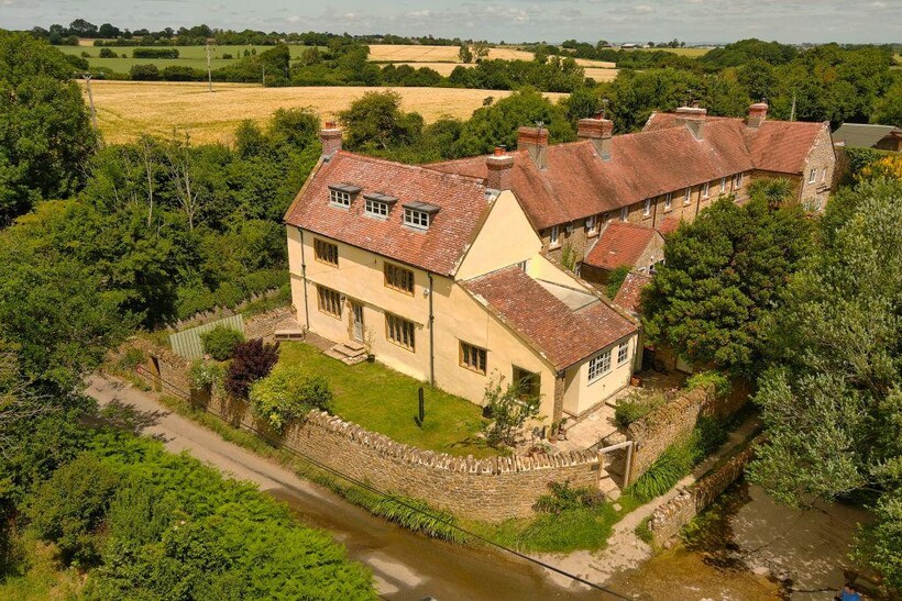 West Coker Hill, Yeovil BA22 4 bed semi-detached house to rent - £1,950 pcm (£450 pw)
