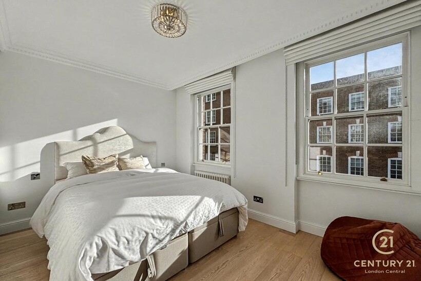 Upper Grosvenor Street, Mayfair... 2 bed apartment to rent - £5,600 pcm (£1,292 pw)