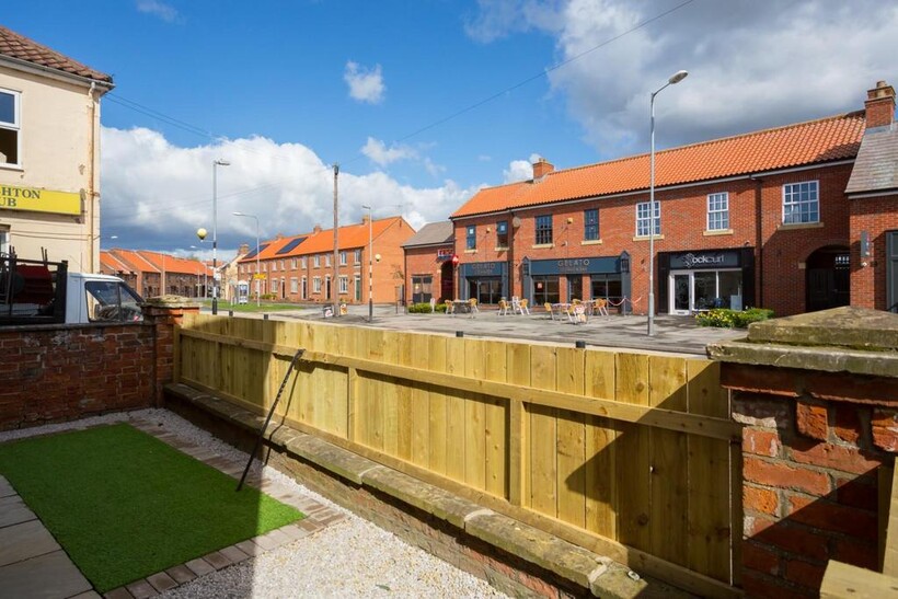 Barker Drive, Southgate, Market Weighton 2 bed apartment to rent - £790 pcm (£182 pw)