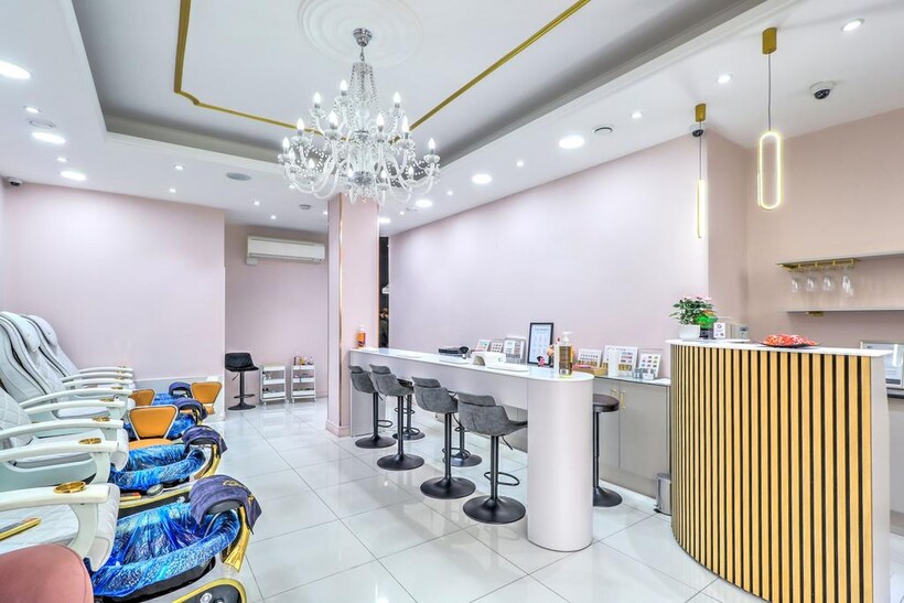 Park Road, London, NW8 Retail property (high street) to rent - £3,520 pcm (£812 pw)