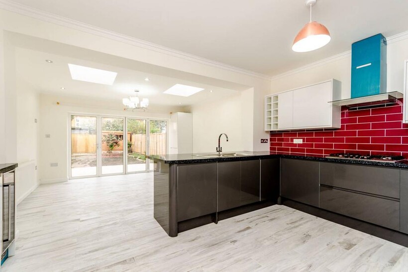 Nelson Road, Wimbledon, London, SW19 4 bed house to rent - £3,850 pcm (£888 pw)