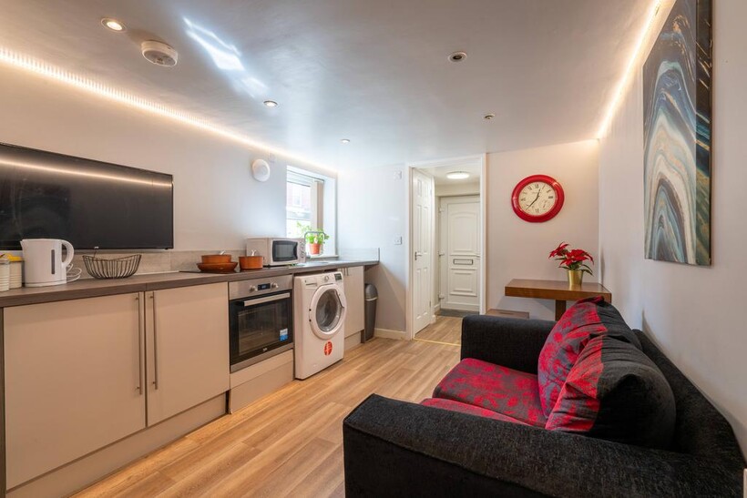 West Parade, Lincoln, LN1 1QL 26/27... 2 bed terraced house to rent - £550 pcm (£127 pw)