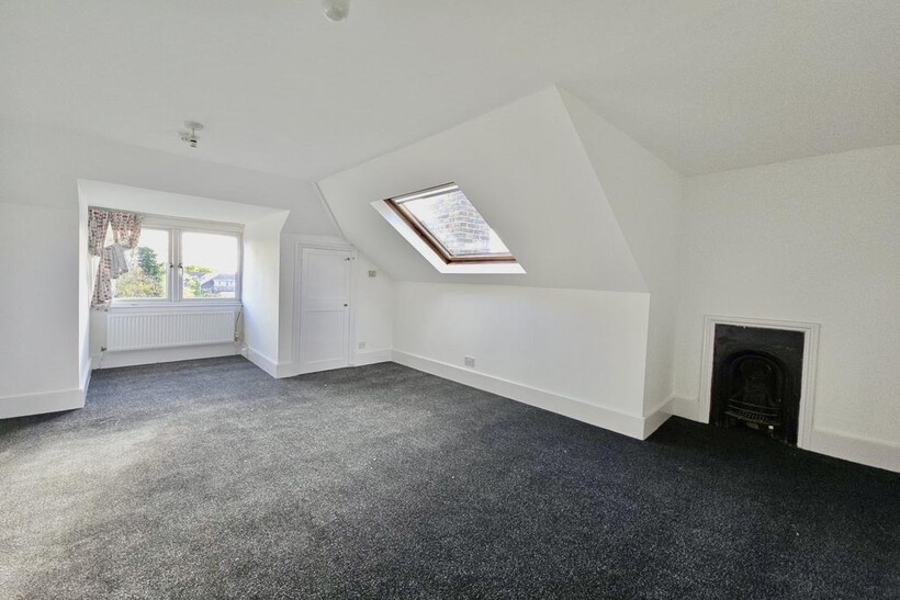 Woodchurch Road, London NW6 2 bed flat to rent - £2,050 pcm (£473 pw)