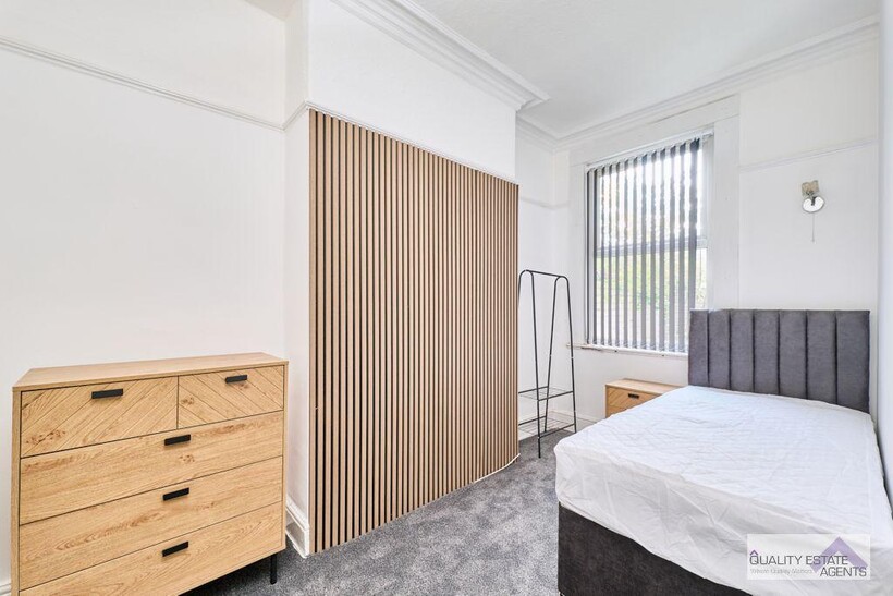 Room 2, 17 Campbell Road... 1 bed in a house share to rent - £390 pcm (£90 pw)