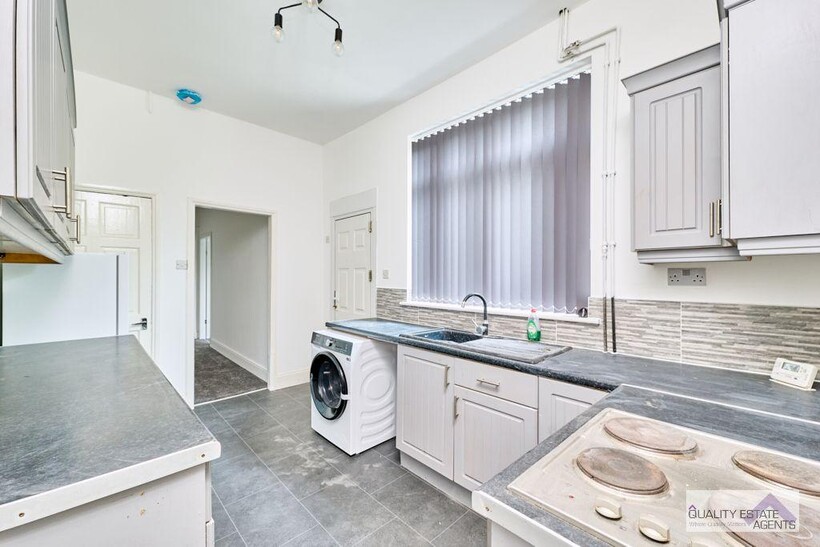 Room 2, 17 Campbell Road... 1 bed in a house share to rent - £390 pcm (£90 pw)