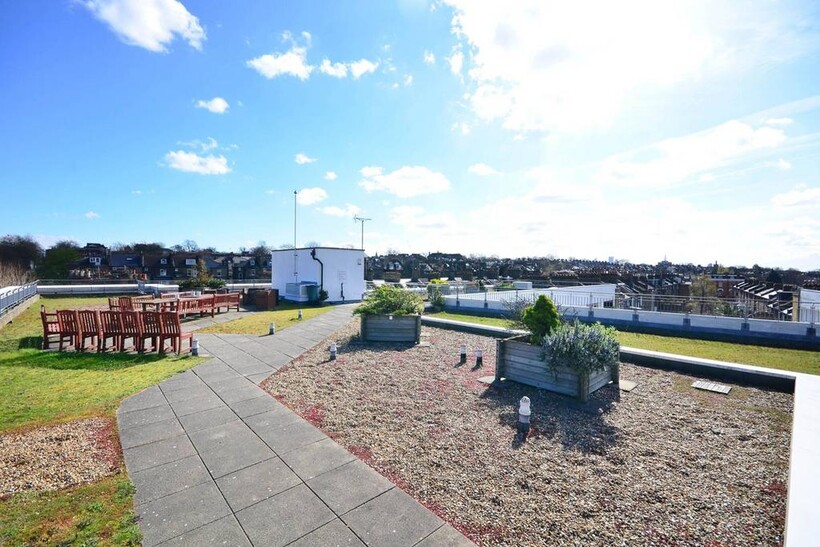 Drayton Park, Highbury, London, N5 1 bed flat to rent - £3,575 pcm (£825 pw)