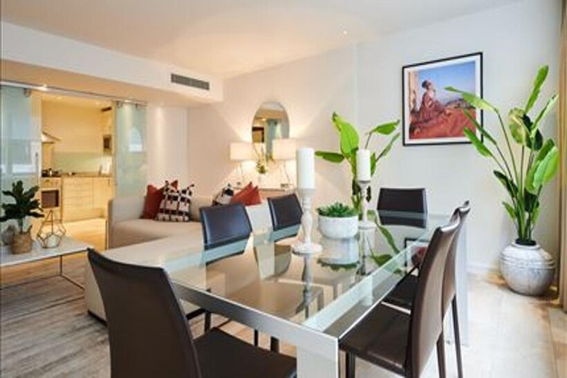 Young Street, The Gardens, W8 2 bed flat to rent - £8,450 pcm (£1,950 pw)