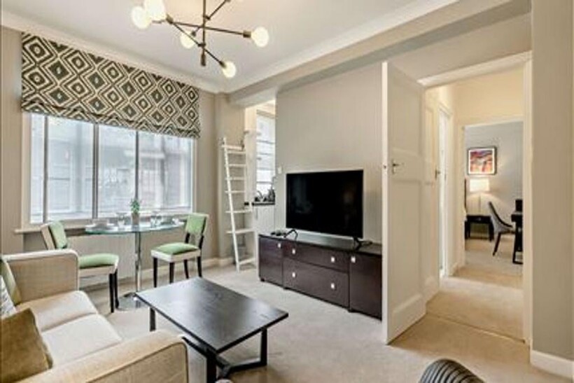 Hill Street, London, W1J 1 bed apartment to rent - £3,276 pcm (£756 pw)