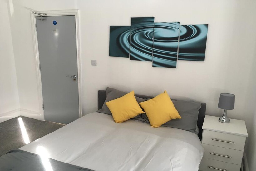 HMO Room to Let - Hainton Avenue, Grimsby DN32