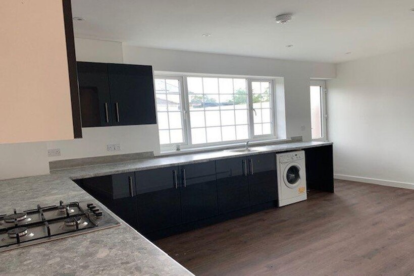 Clive Road 6 bed house to rent - £3,700 pcm (£854 pw)