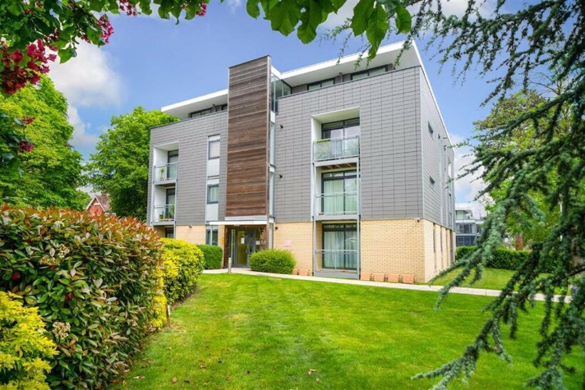 Newsom Place, St Peters Road, St... 1 bed flat to rent - £1,550 pcm (£358 pw)