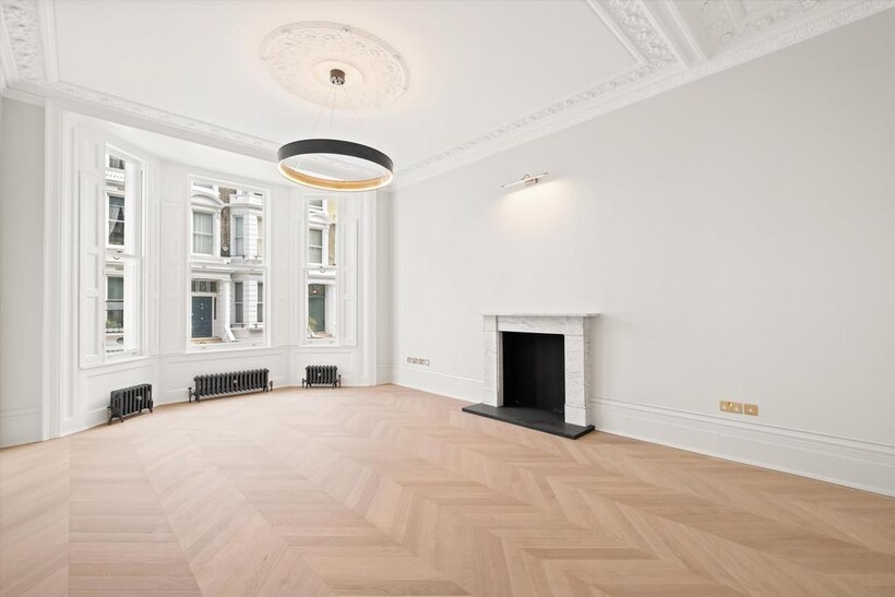 Stafford Terrace, London, W8 3 bed flat to rent - £14,083 pcm (£3,250 pw)