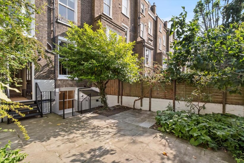 Stafford Terrace, London, W8 3 bed flat to rent - £14,083 pcm (£3,250 pw)