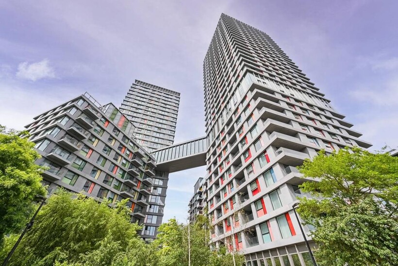 Hightail Point, East Village... 2 bed flat to rent - £3,095 pcm (£714 pw)