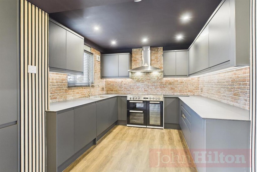 CAM02534 G0-PR0586-STILL006.jpg