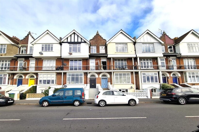 South Terrace, Littlehampton, BN17 1 bed apartment to rent - £780 pcm (£180 pw)