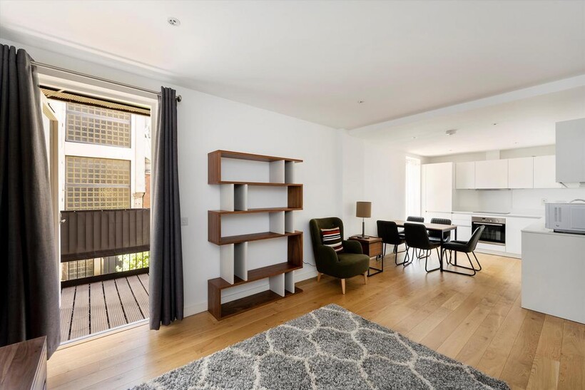 Hand Axe Yard, London, WC1X 2 bed flat to rent - £3,499 pcm (£807 pw)