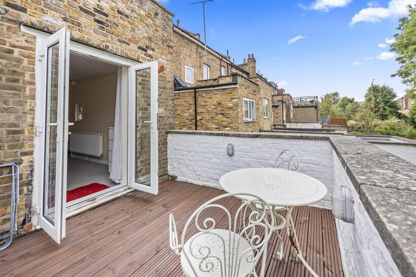 Loveridge Road, West Hampstead NW6 2 bed flat to rent - £1,985 pcm (£458 pw)