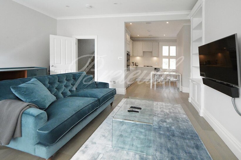 Bishop's Road, London, SW6 3 bed maisonette to rent - £5,612 pcm (£1,295 pw)