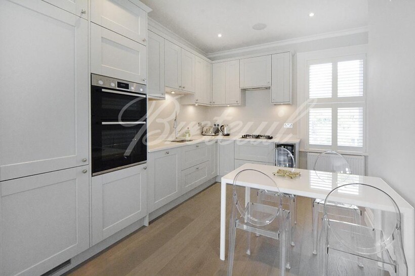 Bishop's Road, London, SW6 3 bed maisonette to rent - £5,612 pcm (£1,295 pw)