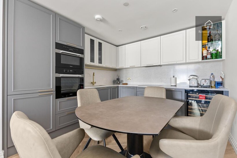 Bridgewater Avenue, London SW6 2 bed apartment to rent - £4,595 pcm (£1,060 pw)