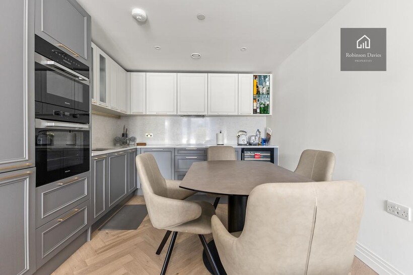 Bridgewater Avenue, London SW6 2 bed apartment to rent - £4,595 pcm (£1,060 pw)