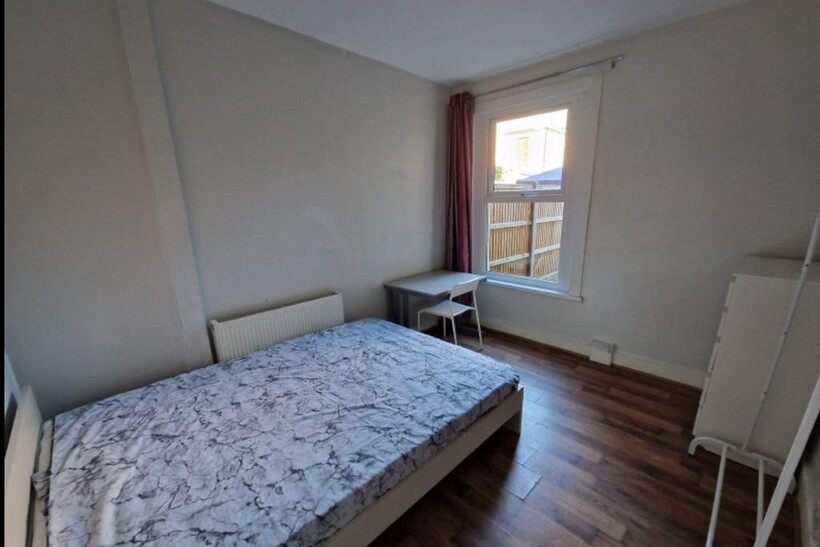 Clinton Road  N15 6 bed house share to rent - £730 pcm (£168 pw)