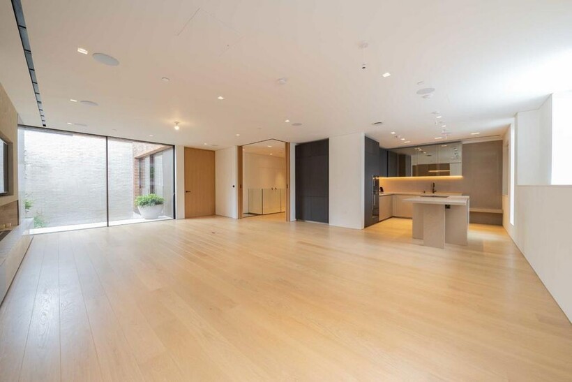 St. Mary Abbots Place, London W8 3 bed flat to rent - £17,000 pcm (£3,923 pw)