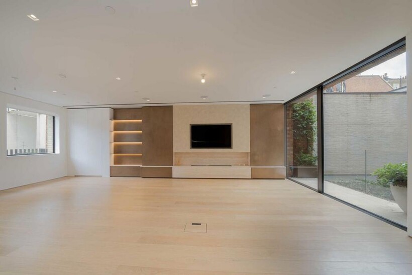 St. Mary Abbots Place, London W8 3 bed flat to rent - £17,000 pcm (£3,923 pw)