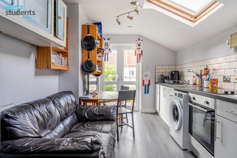 50292dc6-7252-408...