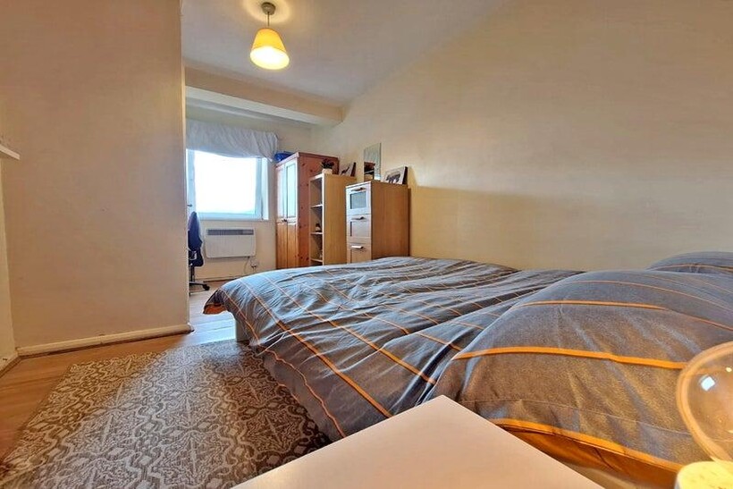 Digby Street, London E2 3 bed flat share to rent - £945 pcm (£218 pw)