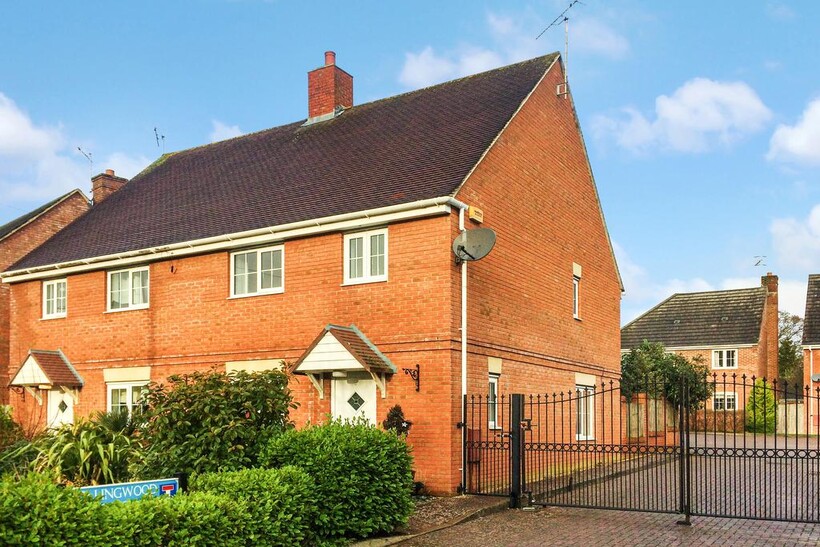 Alderbury, SALISBURY, Wiltshire, SP5 3 bed terraced house to rent - £1,425 pcm (£329 pw)